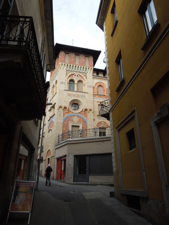Gasse in der Altstadt von Locarno
